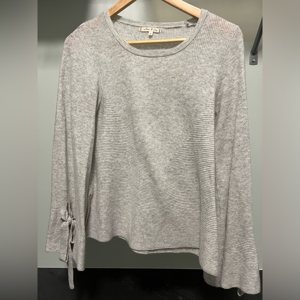 Willow & Clay Grey Flare Sleeve Sweater